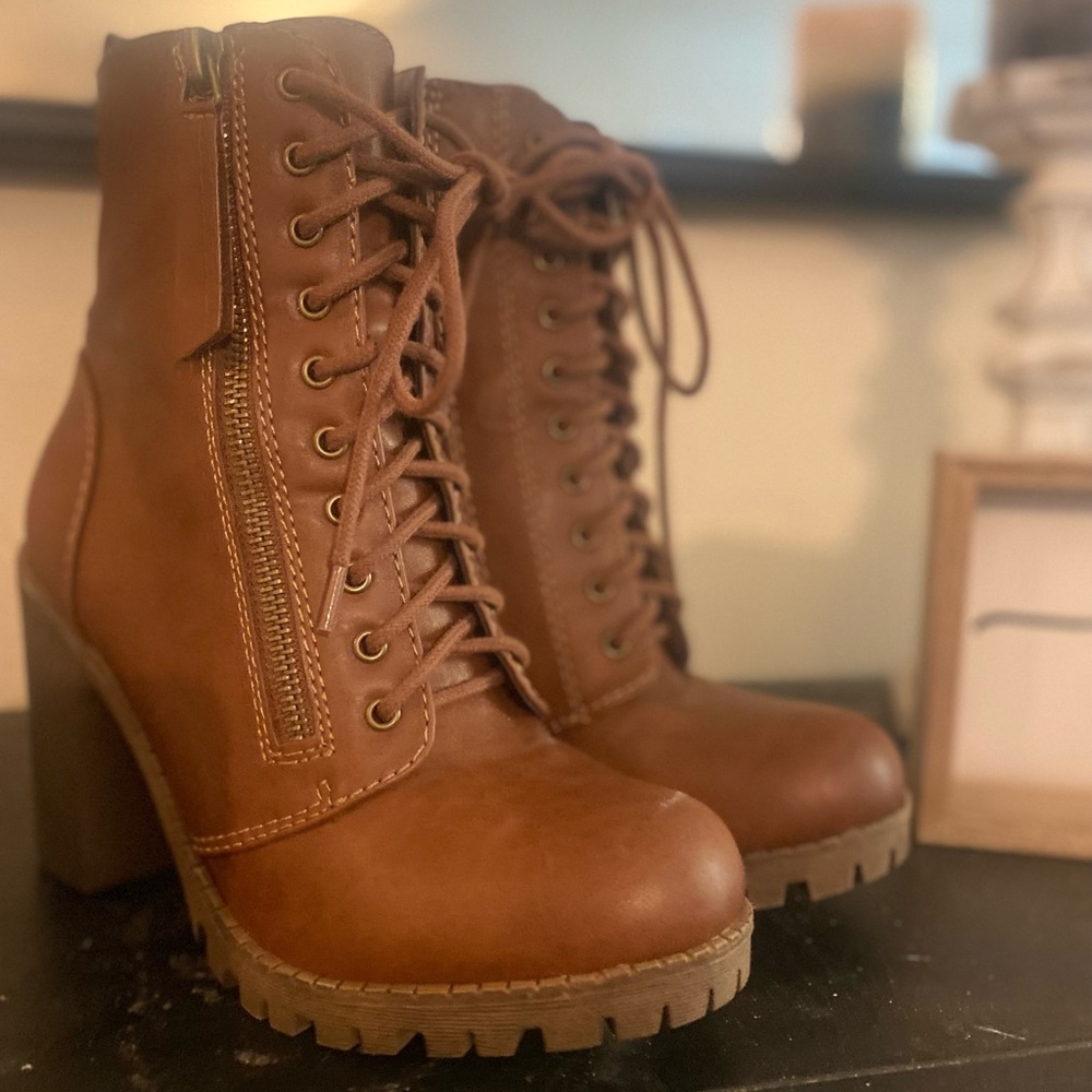 Brown Zip Ankle Booties Size 7 1/2
